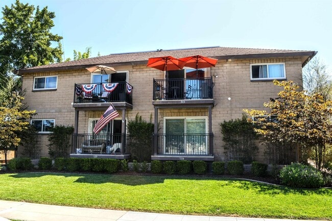 Building Photo - 933 D Ave