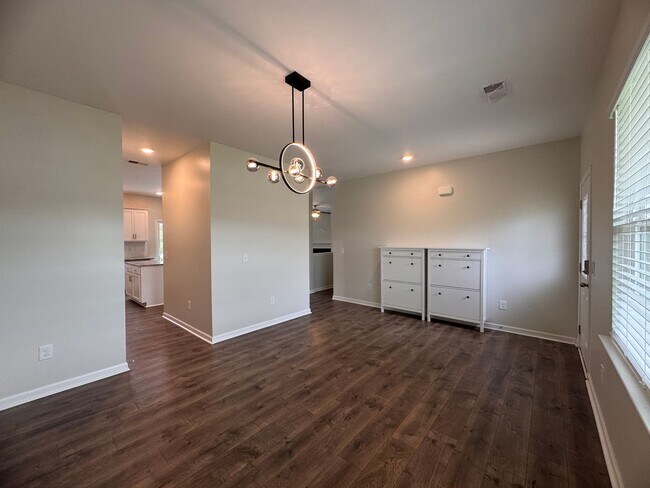 Foto del edificio - Beautiful 4BR 2.5BA Home in Trinity