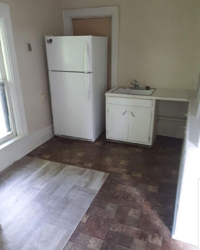Primary Photo - 635 W Washington St