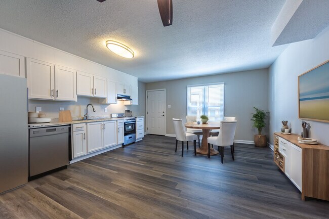 Foto del edificio - Ramsey Pines Flats