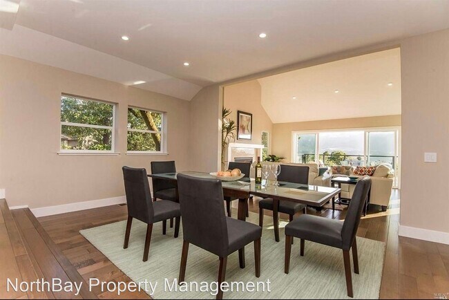 Foto del edificio - 4 br, 4 bath House - 4737 Woodview Drive