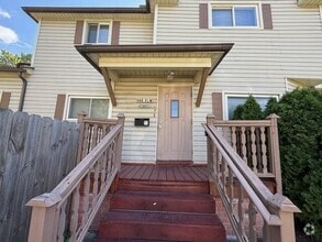 Building Photo - 466 Elm St