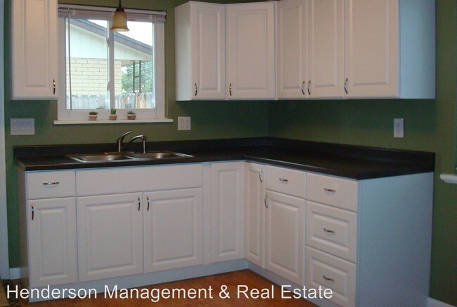 Foto del edificio - 2 br, 1 bath House - 650 Madison Ave.