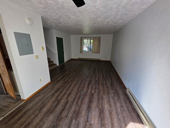 Building Photo - 850 Shenandoah Dr