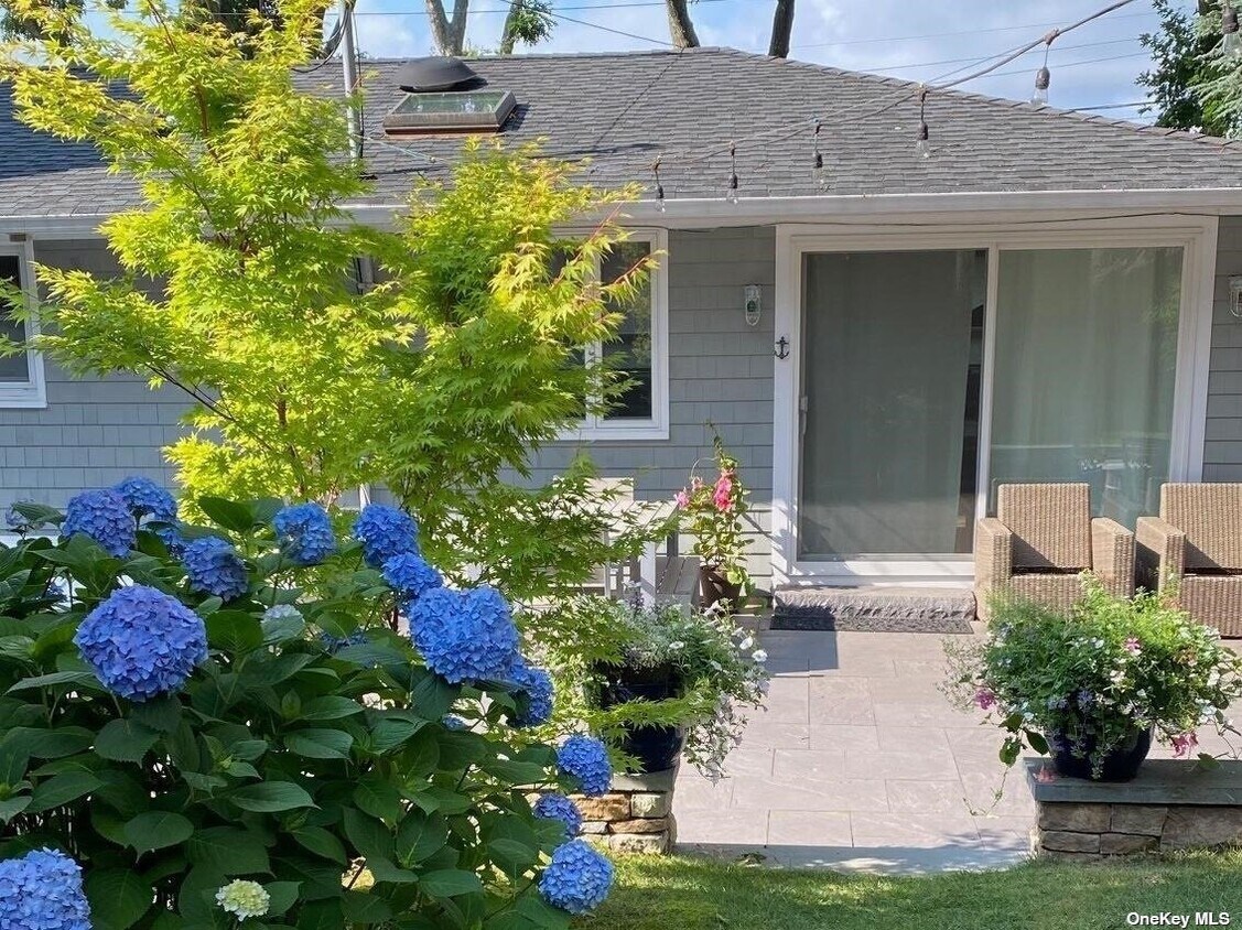 3205 Minnehaha Blvd, Southold, NY 11971 House for Rent in Southold