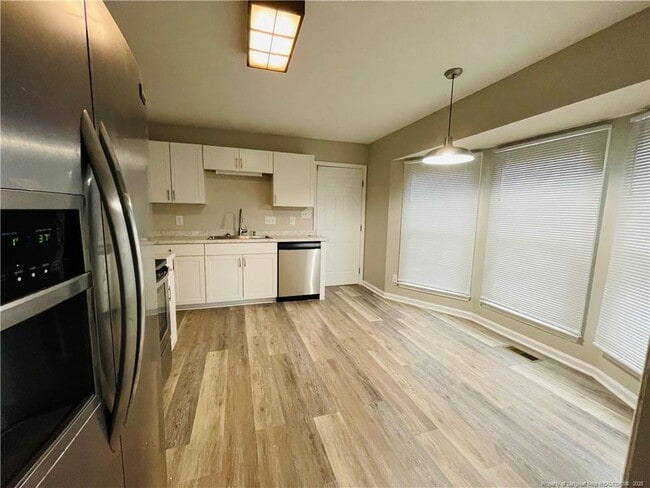 Foto del edificio - 5767 Pepperbush Dr