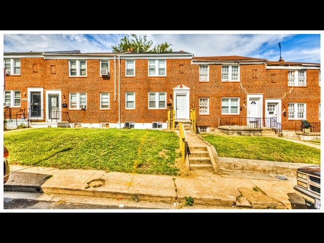Building Photo - 3704 W Franklin St