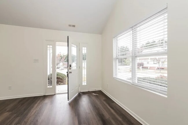 Building Photo - 297 Maynard S Dr