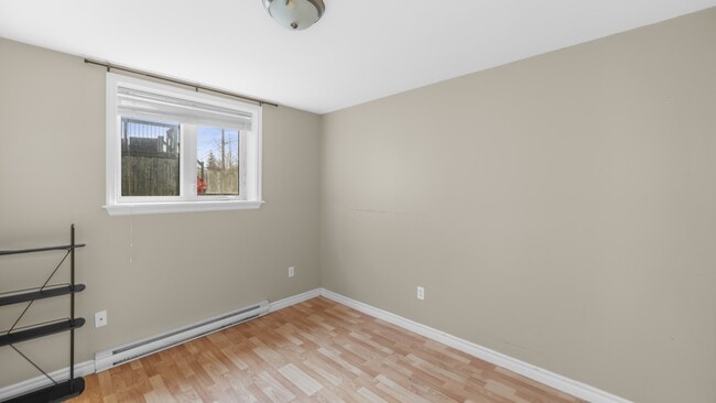 Building Photo - 71 Viscount St