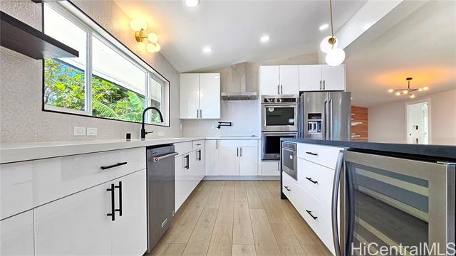 Building Photo - 1620 Halekoa Dr