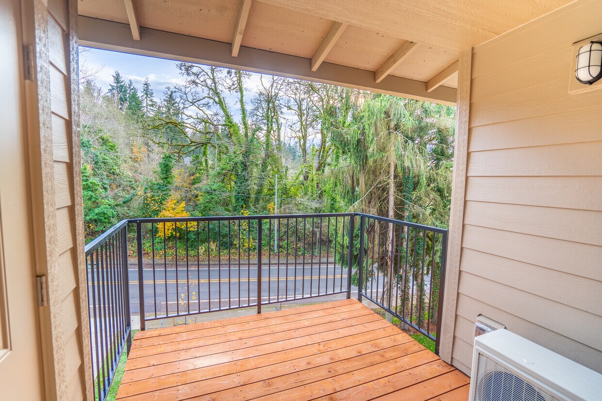Primary Photo - 1051 Schurman Dr S