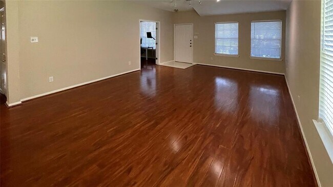 Building Photo - 8811 Emerald Heights Ln