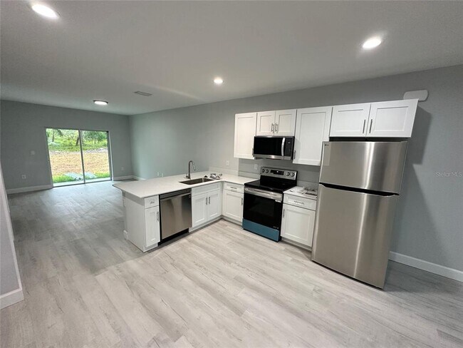 Foto del edificio - 17062 Byron Ave