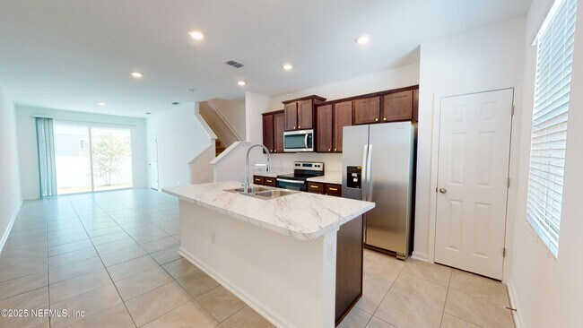 Foto del edificio - 11048 Baymeadows Rd