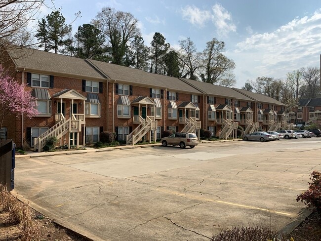Foto del edificio - 210 E Cloverhurst Ave