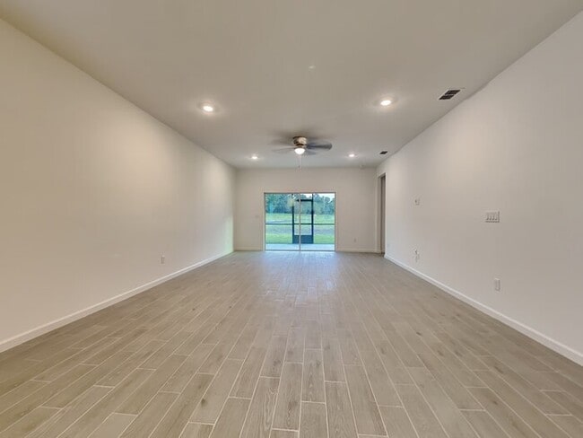 Building Photo - 9004 Latigo Ln