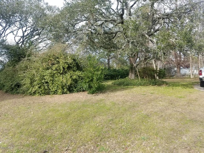 Building Photo - 343 Sabra Dr