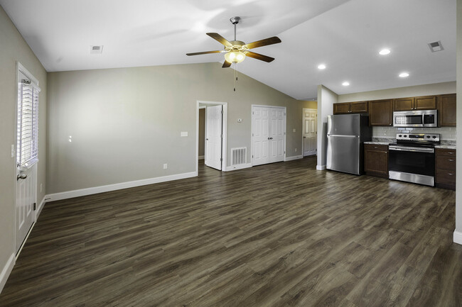 Building Photo - 5363 Dover Springs Way