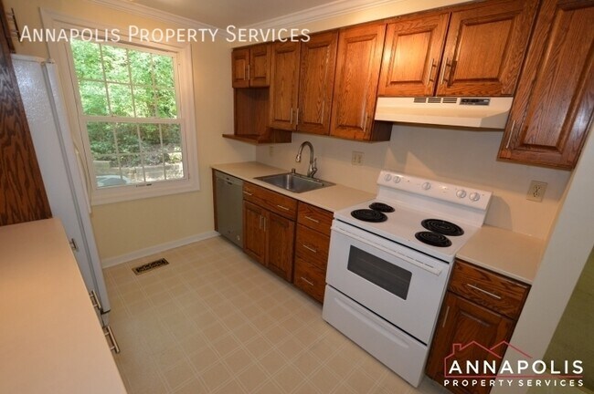 Building Photo - 426 golf course drive