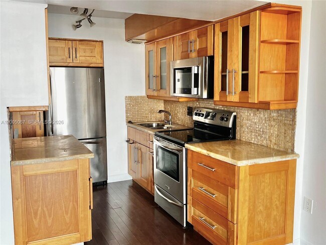 Foto del edificio - 2841 NE 163rd St