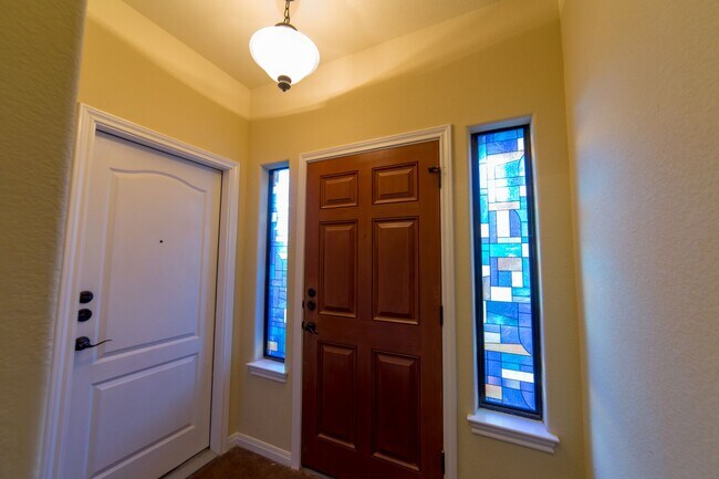Foto del edificio - Town Centre Condo close to Dell and Shoppi...