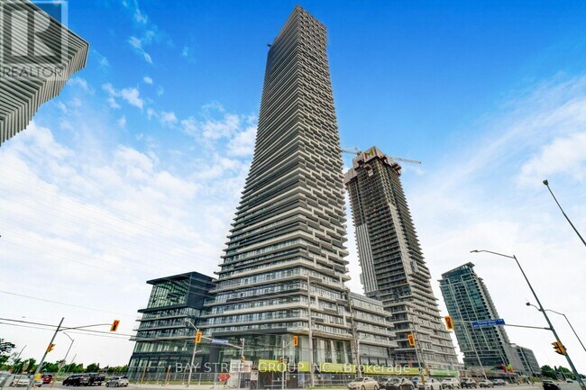 Photo du bâtiment - 448 Burnhamthorpe Rd W