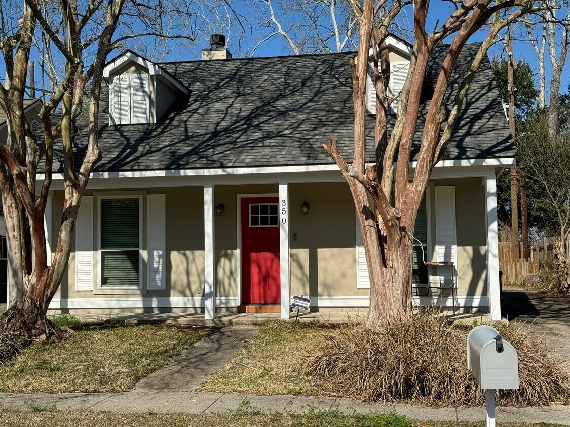 Foto principal - 350 Meadow Crossing Dr