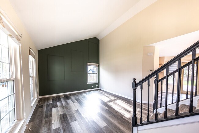 Foto del edificio - 135 Seton Creek Dr