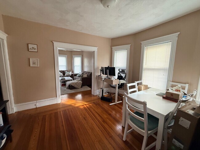 Building Photo - 42 Gibbens St