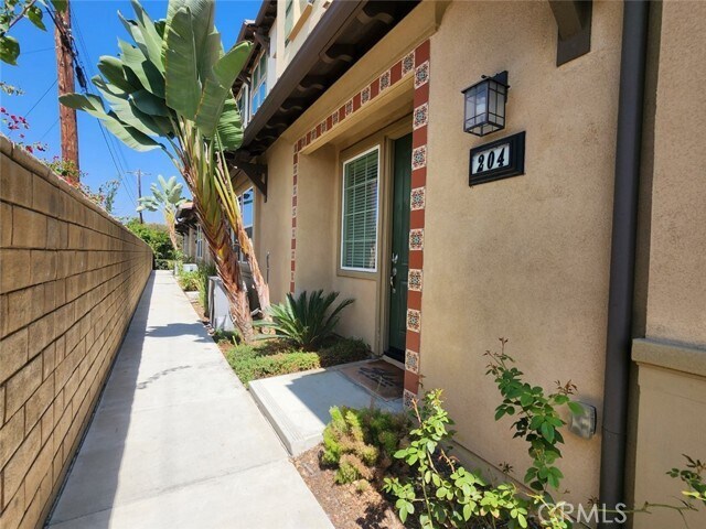 Building Photo - 1220 W La Habra Blvd
