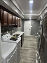 Building Photo - 10246 Prince Pl