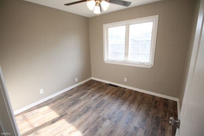 Building Photo - 2203 W Wildwood Rd