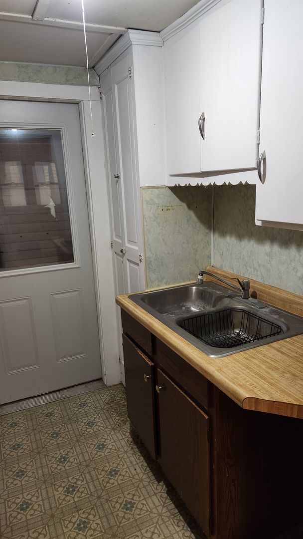 Building Photo - 211