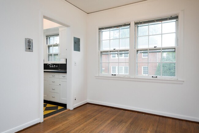 Foto del edificio - 5600 NE Sandycrest Terrace