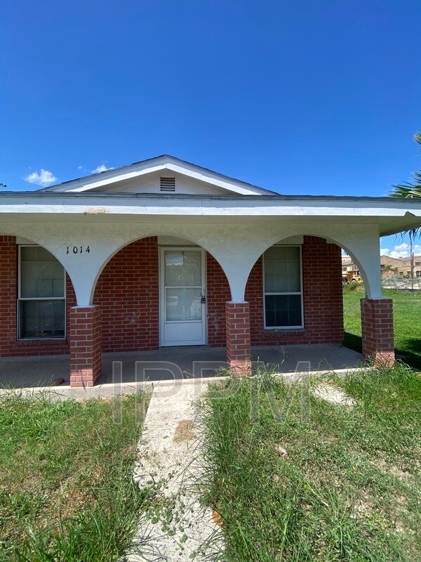 Foto principal - 1014 W Memphis St