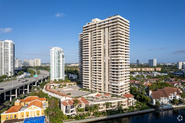 Foto del edificio - Turnberry Towers