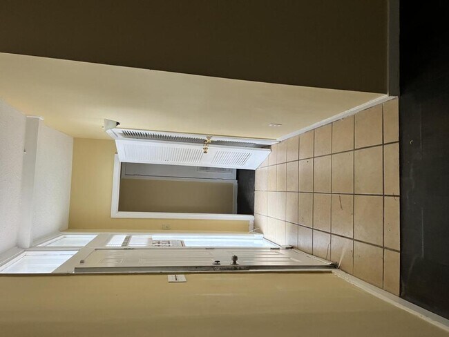 Building Photo - 2267 Altawood Terrrace