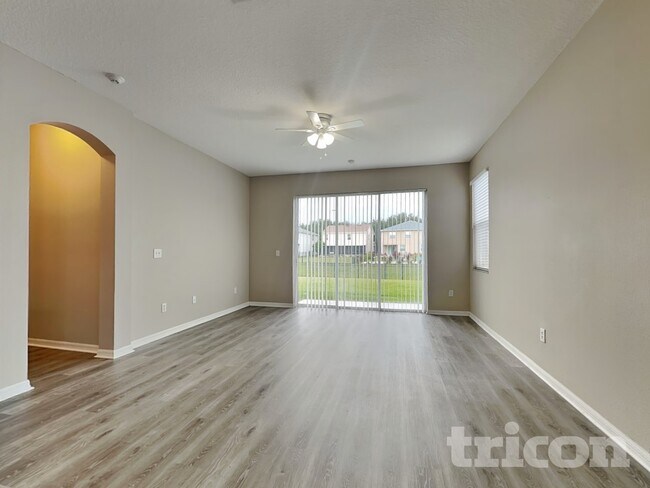 Building Photo - 7253 Lamplighter St