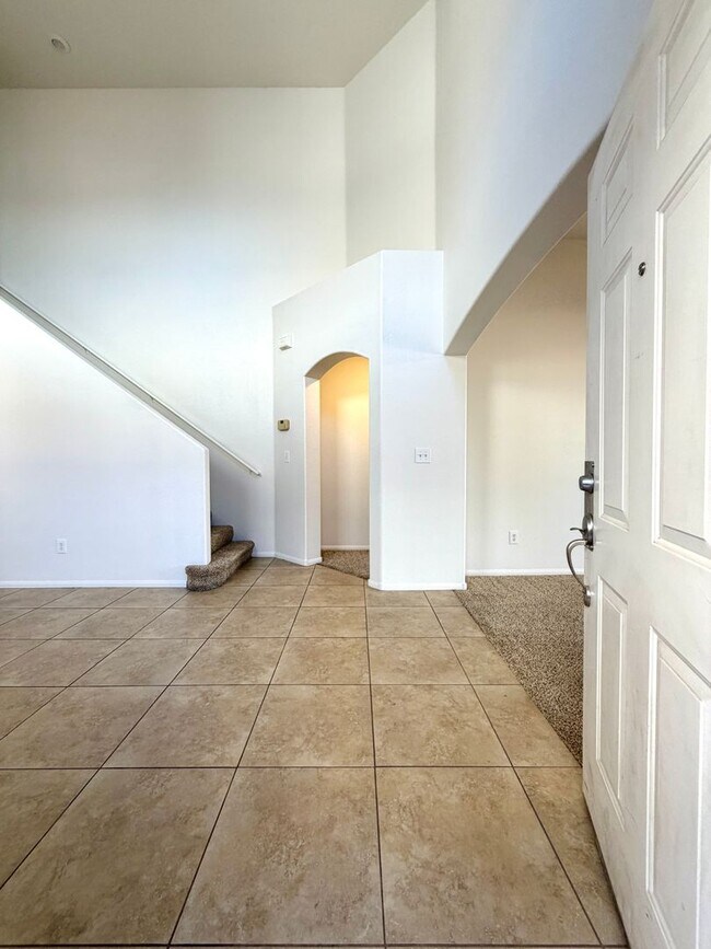Building Photo - 1021 Miradero Ln