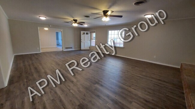 Foto del edificio - 1615 S Beltline Blvd