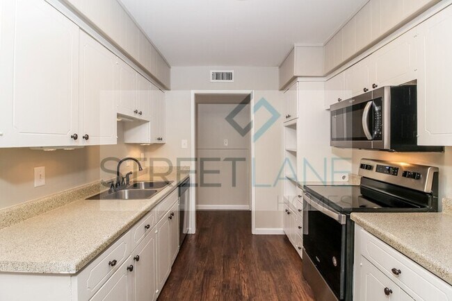 Building Photo - SPECIAL!!- $1000 off First Full Month if a...