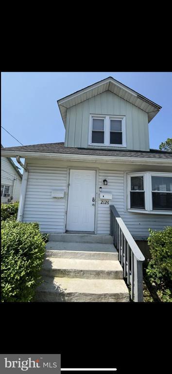 Building Photo - 2126 Redwood Ave
