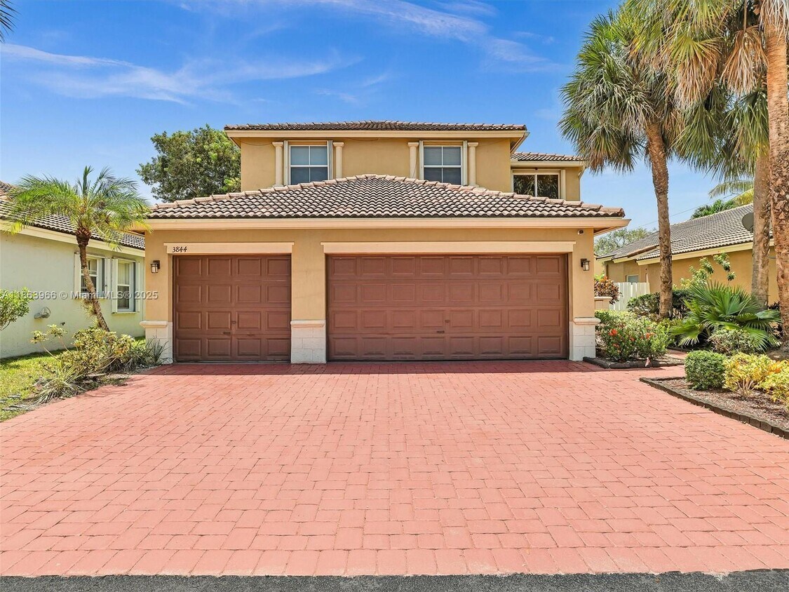 Foto principal - 3844 SW 53rd St