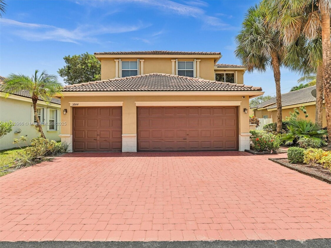 Primary Photo - 3844 SW 53rd St
