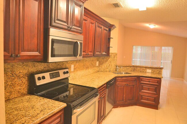 Foto del edificio - 1688 SW 158th Ave