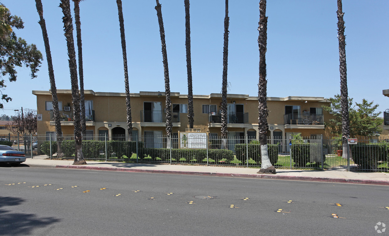 Building Photo - Lexington Palms
