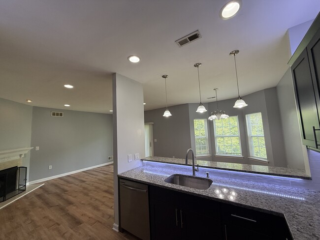 Building Photo - 77 Pinehurst Dr