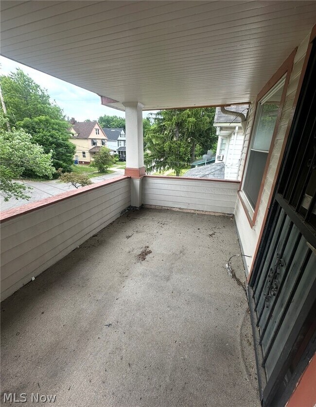 Foto del edificio - 3294 E 105th St