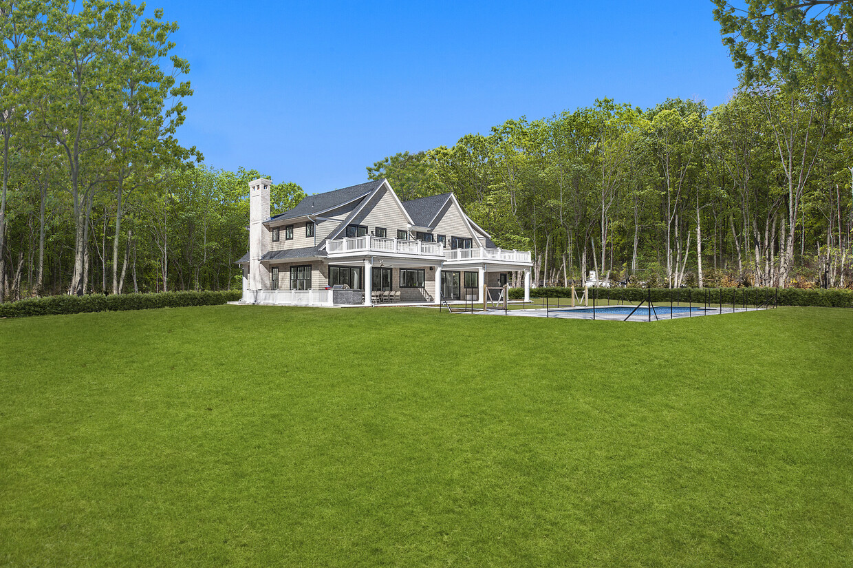 Foto principal - 136 Clay Pit Rd