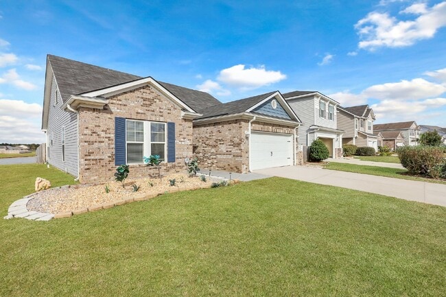 Building Photo - Executive Home in Convenient Location